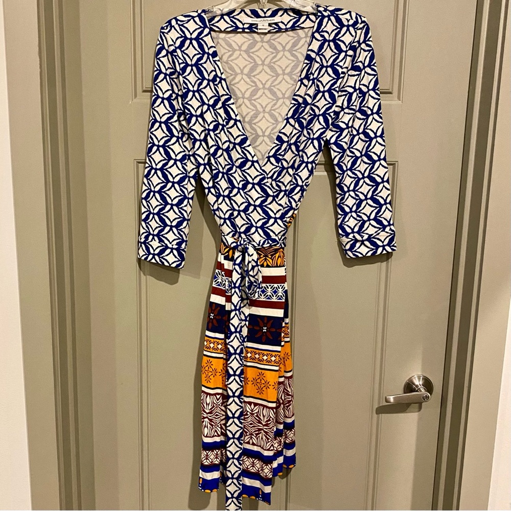 DIANE VON FURSTENBERG JULIAN SILK WRAP DRESS (Size 12)